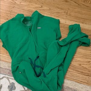 Figs Green scrub jumpsuit XS like new